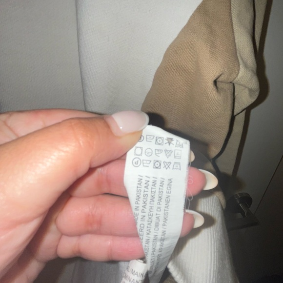 💛 bundle for $15- Zara Man Sweatshirt, Sweater & Jacket - Picture 4 of 8